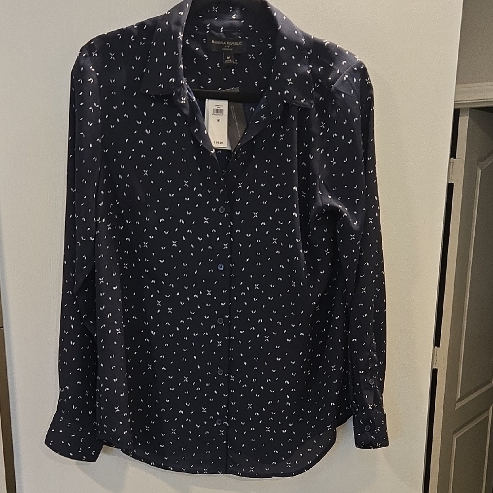 Banana Republic Classic Fit Shirt in Navy with White Design